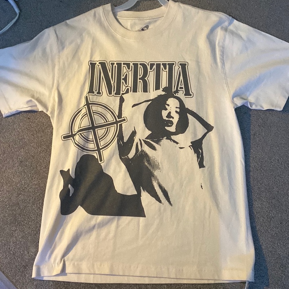 Graphic tee shirt